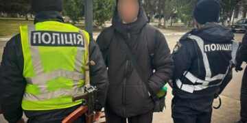У Ромнах поліцейські затримали 18-річного підозрюваного у розбійному нападі