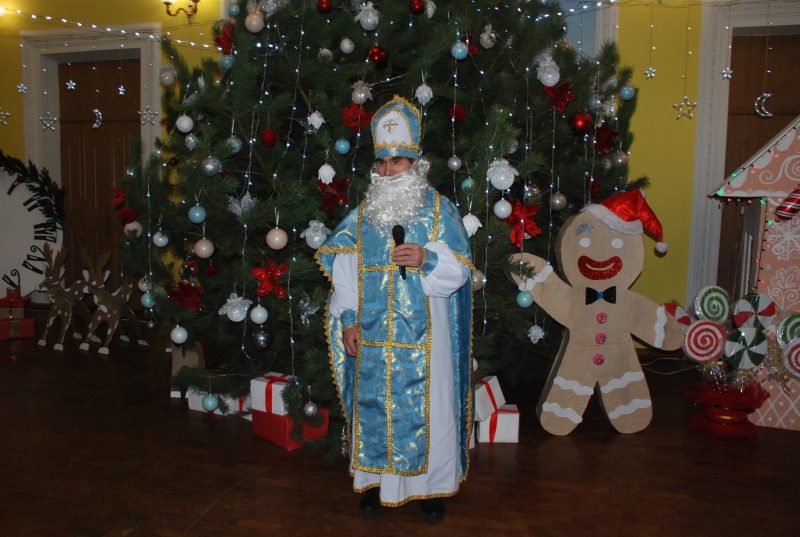 У Шостці відбулося урочисте відкриття ялинки