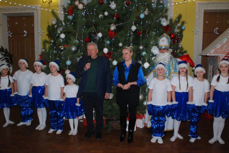 У Шостці відбулося урочисте відкриття ялинки