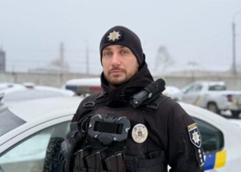 У Сумах патрульний допоміг медикам врятувати чоловіка, у якого зупинилося серце