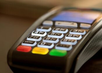 Уряд дозволив деяким ФОПам не використовувати платіжні термінали: про  який термін йдеться