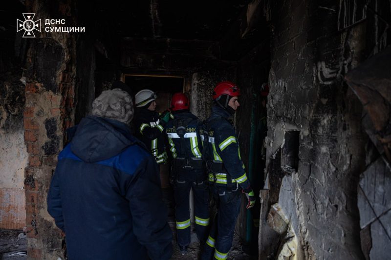 В Охтирці за день закрили 168 пошкоджених російським ударом вікон