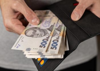 В Україні зросла середня зарплата: в яких регіонах і кому платять найбільше