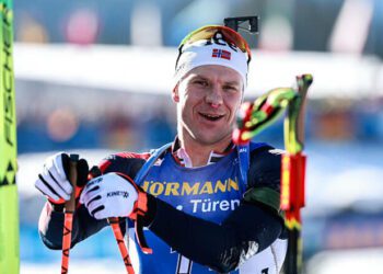 ВІДЕО. Караоке на п’єдесталі: біатлоніст влаштував шоу на Кубку світу