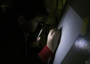 Відключення світла 19 грудня: коли не буде світла у п’ятницю