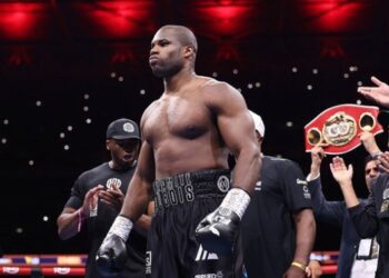 Команда Дюбуа націлилася на поєдинок за чемпіонський пояс