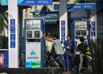 Росія знижує ціни на нафту для Індії, щоб вернути покупців – ЗМІ