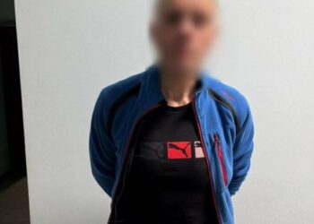 У Сумах невідомий пограбував жінку на вулиці: поліцейські встановили та затримали зловмисника