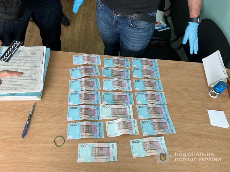 На Сумщині викрито лікаря, який вимагав з військовозобов&rsquo;язаного  20 тис грн за підтвердження діагнозу