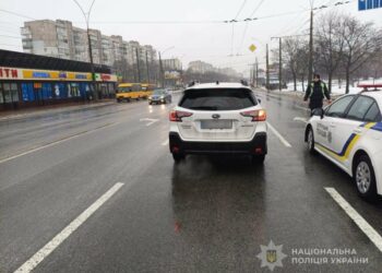 У Сумах пішохід на Харківській перебігав проїзну частину та потрапив під авто