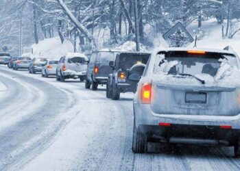 Як правильно керувати авто в снігопад