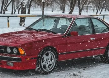 У Рівному сфотографували культове купе BMW M6 1986 року з мотором від суперкара (ФОТО)