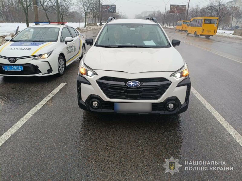 У Сумах пішохід на Харківській перебігав проїзну частину та потрапив під авто