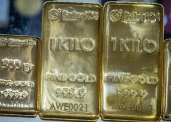 Ціна золота рекордно зросла через слабкий долар