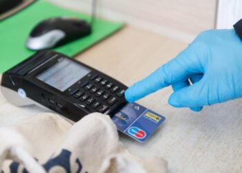 63% українців бояться замороження рахунків – опитування компанії Active Group та інформагенства Hronikers