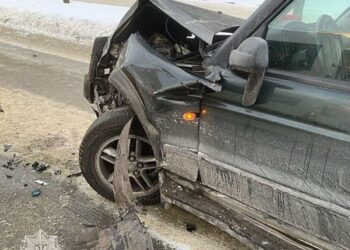 Потрійна ДТП: у Сумах п’яний водій зіткнувся з маршруткою та Lincoln