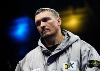 Лапін підігріває інтерес до бою Усика і Вайлдера: Із переговорів не вийшли