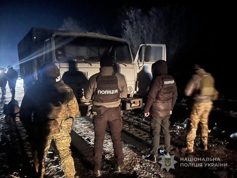 Незаконні &laquo;врізки&raquo; в нафтопровід і мільйонні збитки: на Сумщині поліція ліквідувала злочинну групу