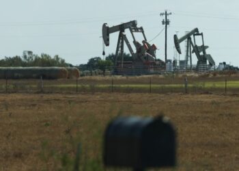 Ціни на нафту зросли через побоювання щодо постачань з Ірану