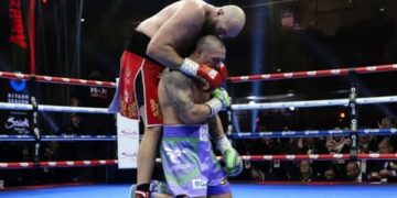 Ф’юрі тепло привітав Усика з днем народження