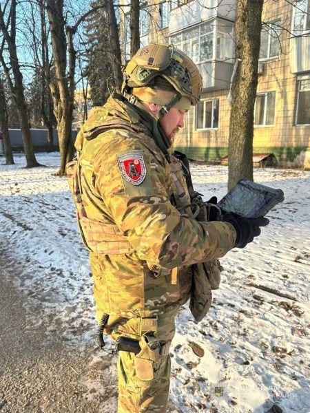 Пильність громадян у Сумах: поліцейські оглянули підозрілий предмет