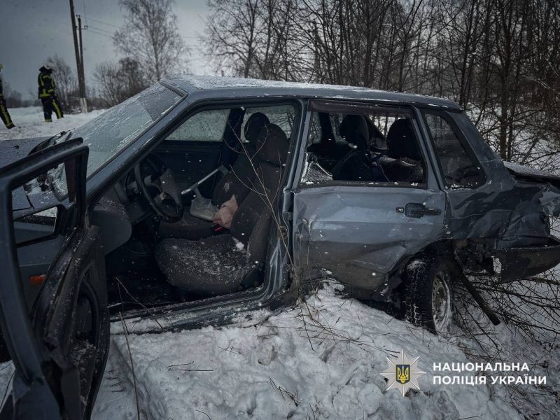 Пʼяний водій вʼїхав в карету &laquo;швидкої&raquo; на Сумщині: постраждало 5 осіб