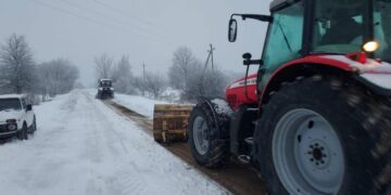 Через хуртовину на дорогах України вводять обмеження для транспорту: де найгірша ситуація