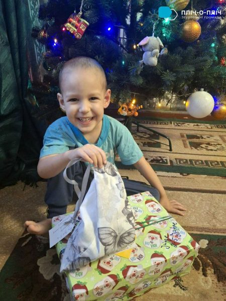 Діти прикордонної громади Шосткинського району отримали новорічні подарунки від небайдужих німців