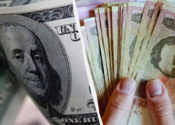 Долар б’є рекорди з початку року: скільки ще триватиме падіння гривні