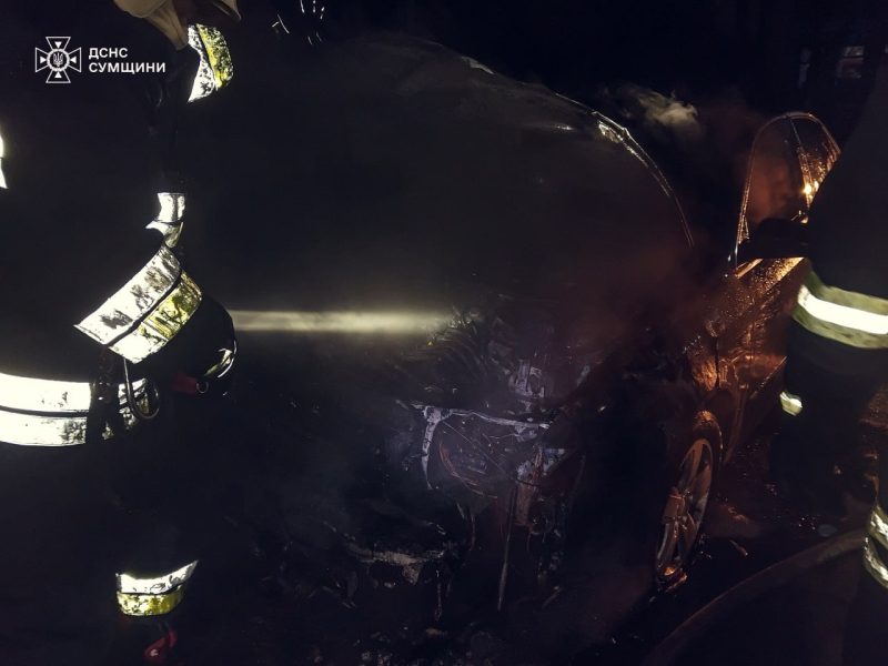 Друга пожежа авто за короткий час в Ромнах: цього разу на Аптекарській&nbsp;