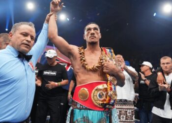 Джей Опетайя підписав контракт із боксерським промоушеном Дани Вайта