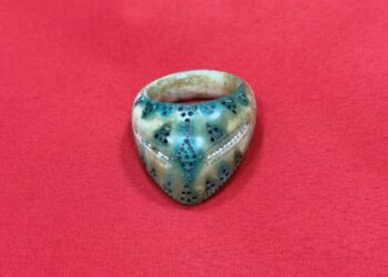 У Туреччині знайшли перстень лучника з перлинами віком понад 800 років