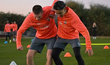 ФОТО. Режим дворазових тренувань. Шахтар входить у ритм у Туреччині