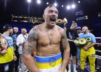 Інсайдер назвав американського боксера, з яким Усик може побитися замість Вайлдера