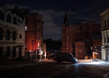 Київ переходить на тимчасові графіки відключень: у ДТЕК пояснили, коли буде світло