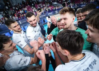 Команда капітана збірної України на 1-му місці. Барком-Кажани піднялися