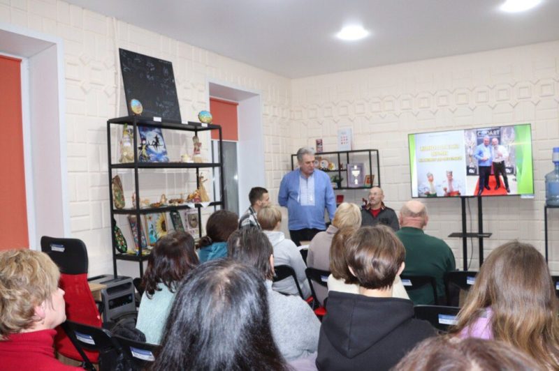 Конотопські куми презентували громаді свою нову книгу