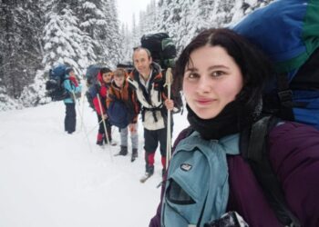 КРІЗЬ ШТОРМОВИЙ ВІТЕР ТА МЕТРОВІ ЗАМЕТИ: ОХТИРЧАНИ ПІДКОРИЛИ ЗИМОВІ КАРПАТИ!