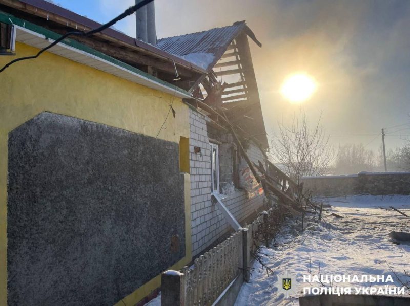 На Новгород-Сіверщині внаслідок повторної російської атаки постраждали четверо людей, серед них &ndash; троє поліцейських