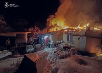 На Сумщині вогнеборці чотири рази ліквідовували пожежі в житловому секторі, на одній з яких травмовано людину