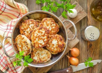 Навіщо додавати манку в котлети і тефтелі: розкриваємо секрети радянської кулінарії