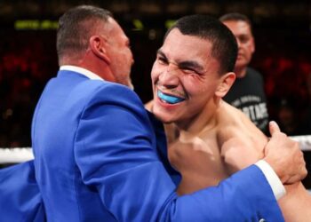 Оскар Де Ла Хойя поставив Хірну ультиматум щодо бою Ортіс – Енніс