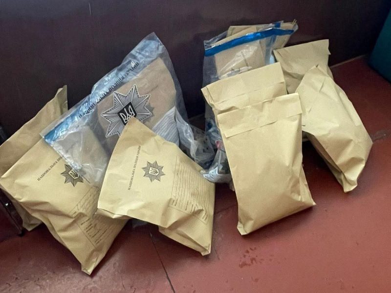 Поліція Конотопа викрила 46-річного жителя у незаконному вирощуванні нарковмісних рослин