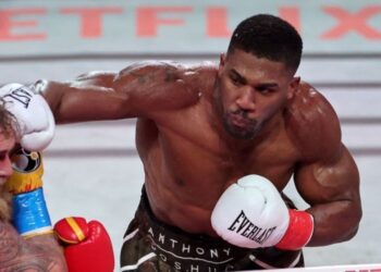 Рой Джонс дав Джошуа пораду після смертельної аварії