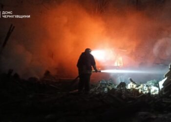 Росіяни ударили “геранью” по середмістю Новгорода-Сіверського: пошкоджено багатоквартирний будинок