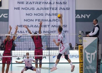 Суперліга з волейболу. 5-й тур. Матчі 11 січня. Дивитися онлайн LIVE