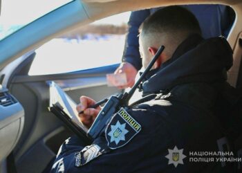 У Конотопі у тракториста виявили підробне посвідчення водія