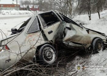 У Коровинцях сталася ДТП за участю неповнолітньої водійки: поліція розпочала розслідування