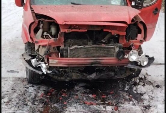 У прокуратурі показали наслідки атаки російського дрона на цивільне авто у Шосткинському районі