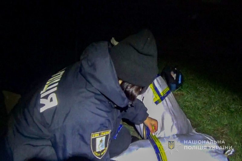 У Ромнах поліція завершила розслідування щодо зберігання зброї та наркотиків